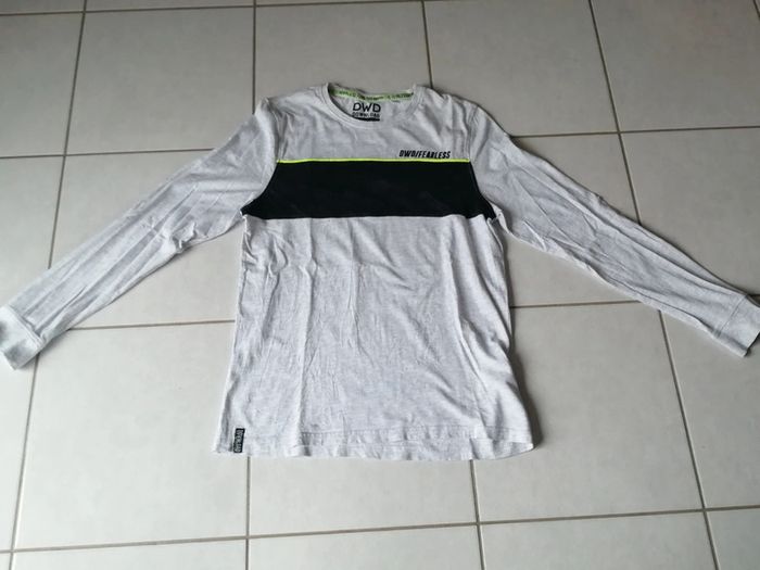 Tee shirt ML taille 16 ans