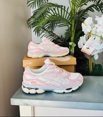 Basket femme asics gel Nyc taille 47