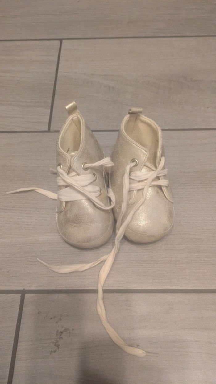 Chausson taille 6/9mois fille