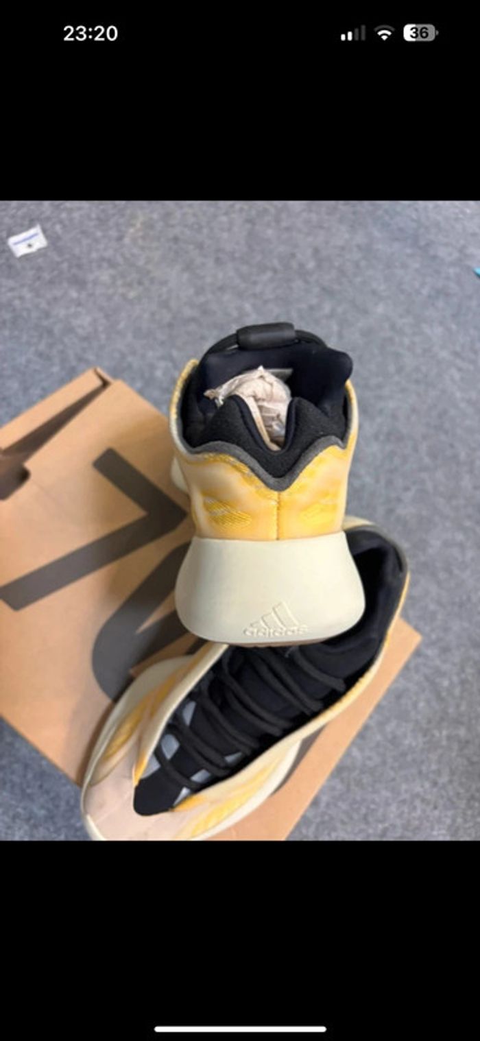 adidas Yeezy 700 V3 dans le coloris rare “Monsaf” - photo numéro 11