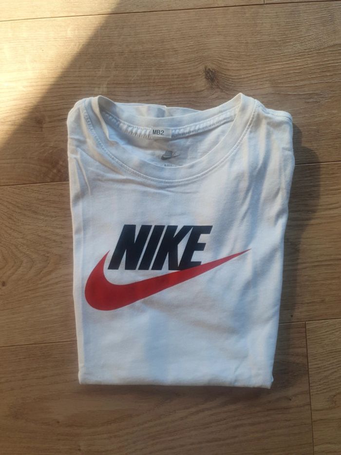 Tshirt manches courtes Nike
