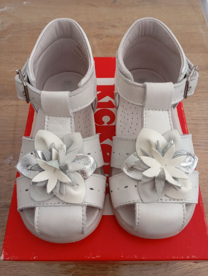 Kickers neuves pour fille en taille 23 - photo numéro 2