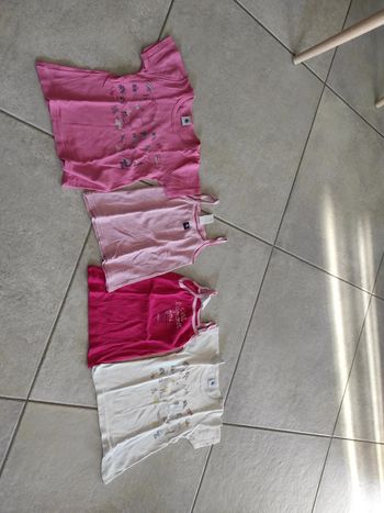 Lot de 4 tee shirts et débardeurs maillots de corps absorba 6 ans