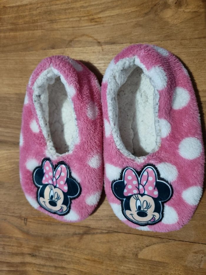 Chaussons Minnie taille 24 - photo numéro 2