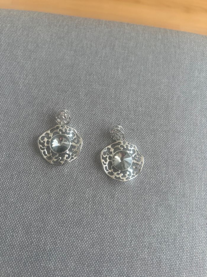 Boucles d’oreilles neuves