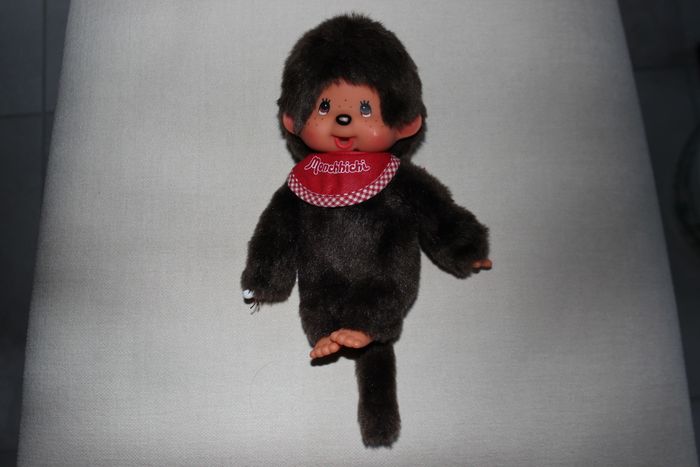 Kiki peluche Monchhichi Garçon Rouge
