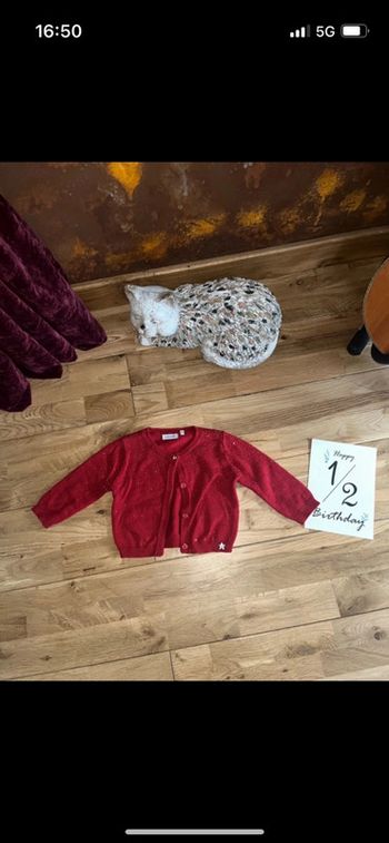 Petit gilet rouge à strass idéal Noël très bon état ikks 6 mois/68 cm