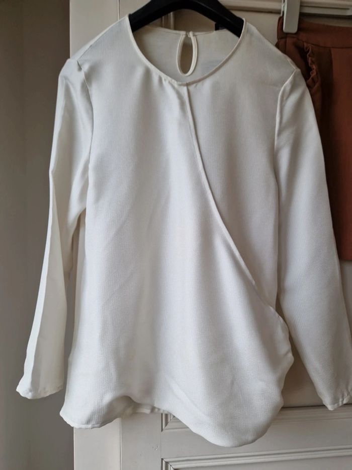 Lot de jupe et blouse🤎🤍 - photo numéro 2