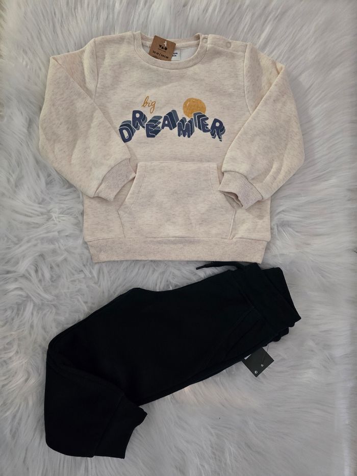 NEUFS (non portés) 🏷🏷💙💙😍 superbe ensemble sweat et pantalon molleton 36mois/3ans garçon 💙💙😍 - photo numéro 2