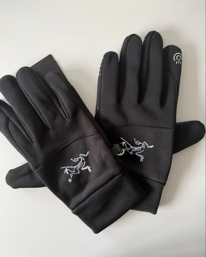 Gant arc’teryx noir tactiles - photo numéro 3