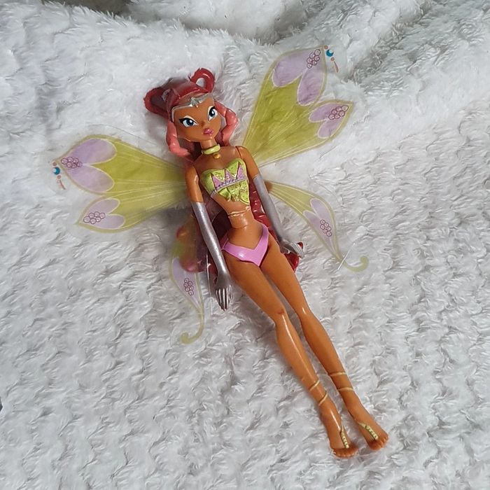 Poupée Winx Club Laila Enchantix