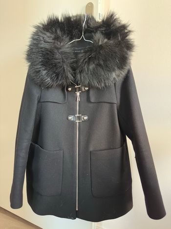 Zara manteau noir à capuche fausse fourrure taille XS