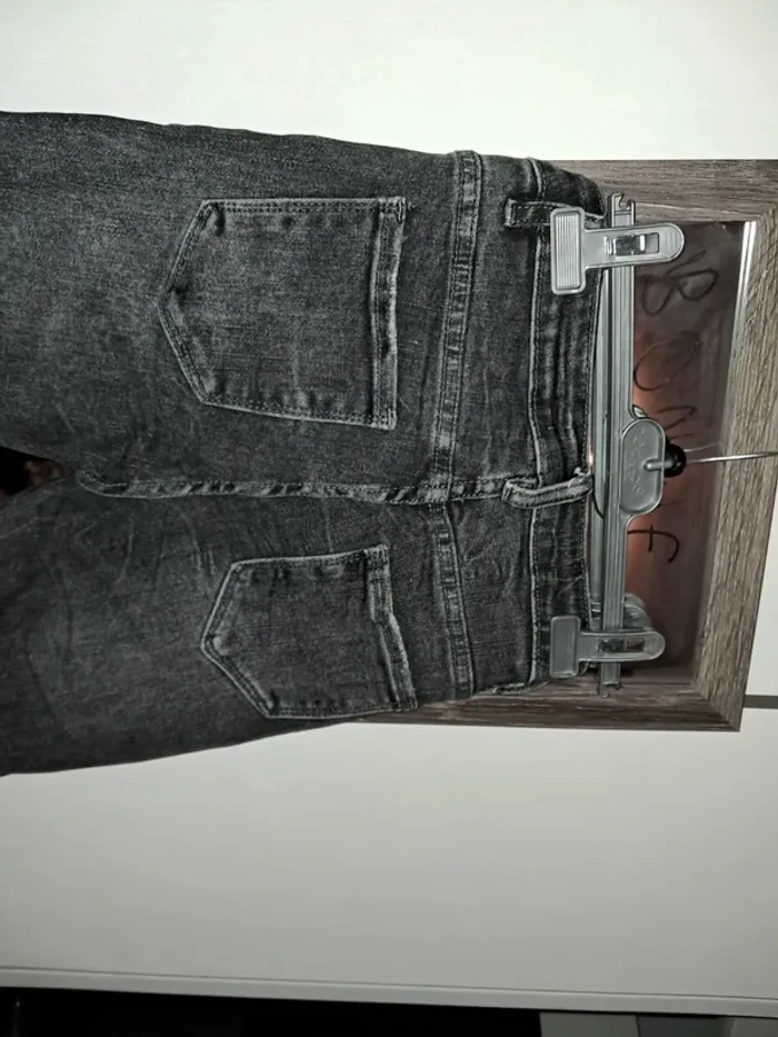 Jean noir taille 36 slim franges aux chevilles - photo numéro 6