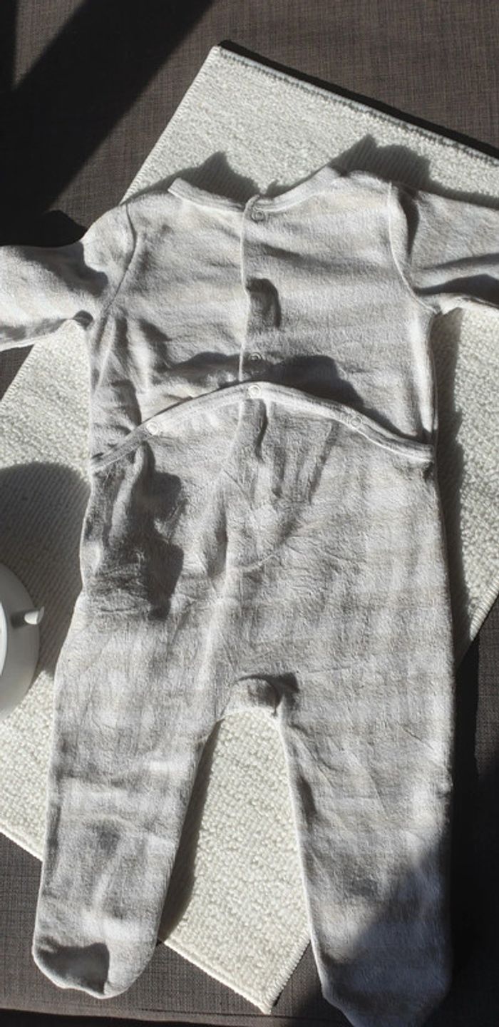 Pyjama toi et moi 6 mois - photo numéro 3