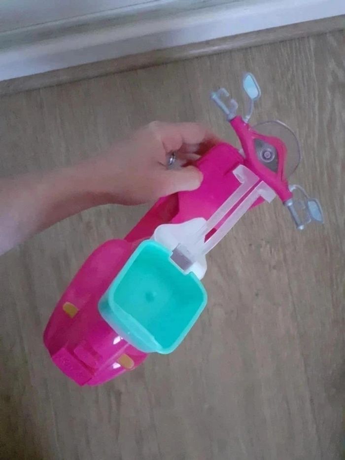 Avion barbie achetée 100 euros et Scooter barbie Peu utilisés - photo numéro 6