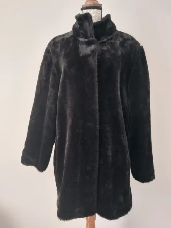 Manteau style fourrure noir