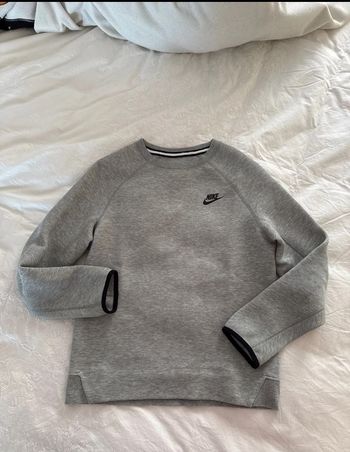 Sweat Nike tech rare pour enfant 