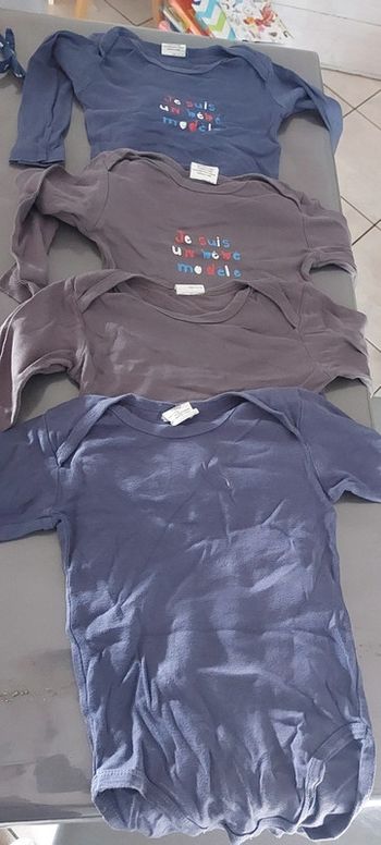 Lot de 4  bodys manches longues 24mois