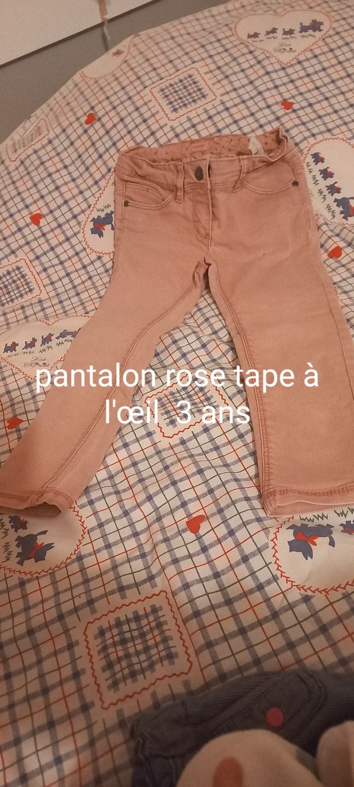 Pantalon rose réglable à la taille