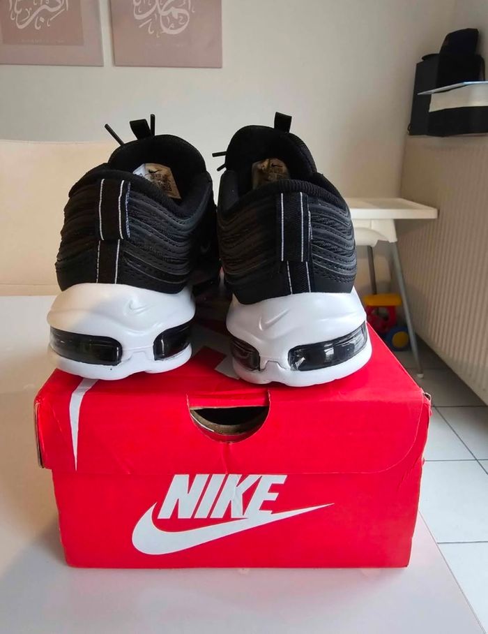Chaussures  Nike  97 Pointure 41 - photo numéro 2