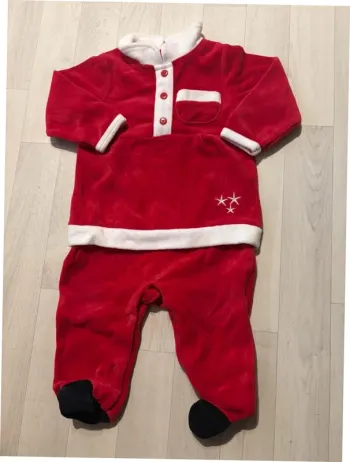 Pyjama rouge et blanc pere noel tissaia 12 mois