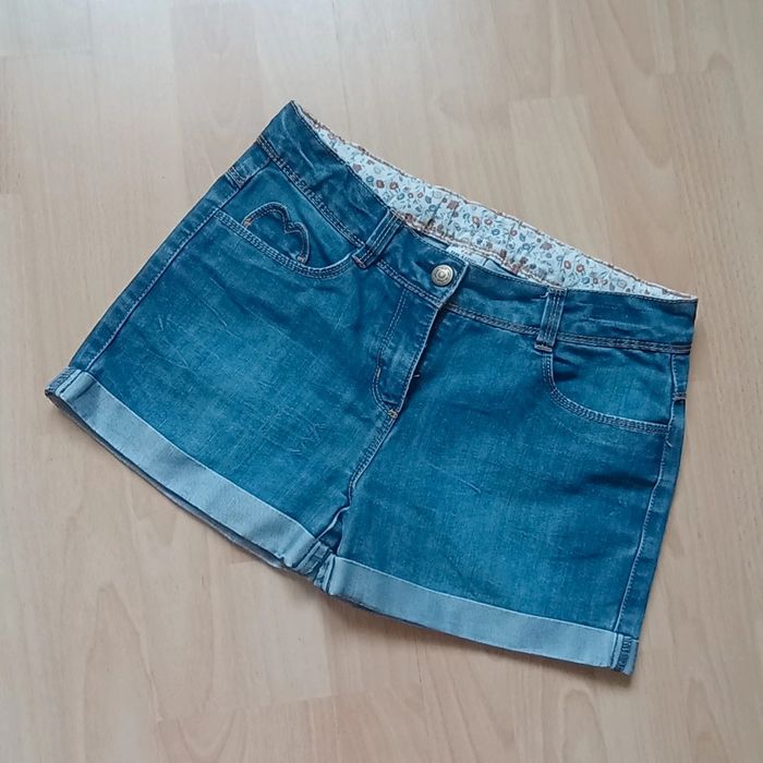 Beau short en jeans 14 ans 🌹 Tape à l'oeil 🌹 très bon état