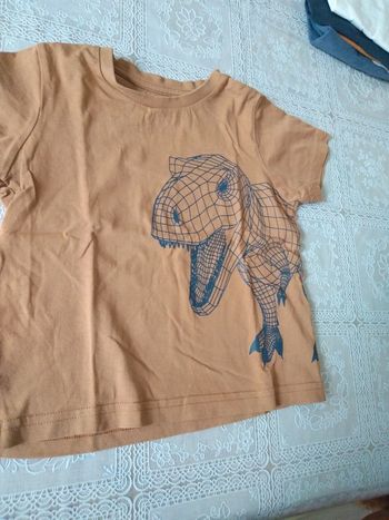 Tee-shirt marron dinosaure 4 ans