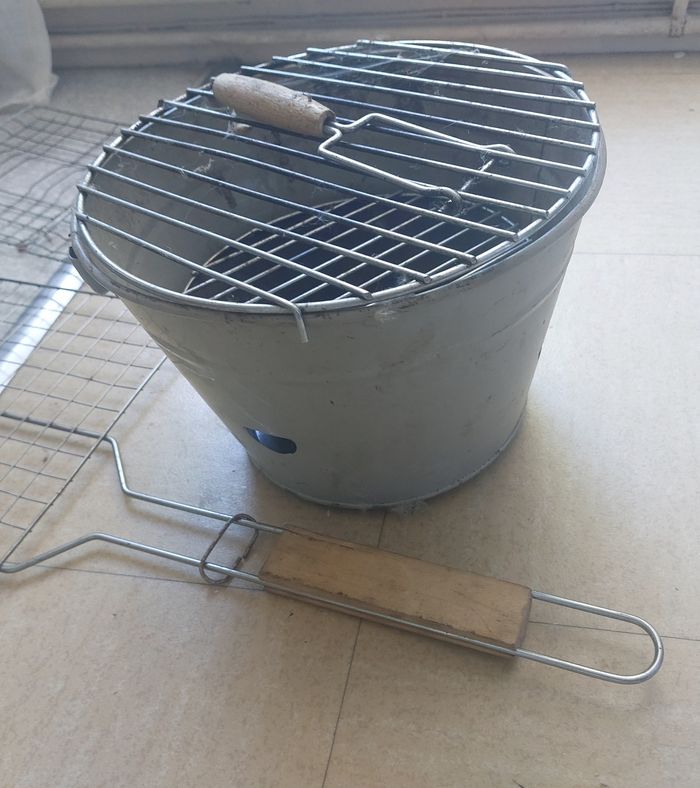 🍢 Lot de Barbecue compact + 2 grilles refermables supplémentaires - photo numéro 3