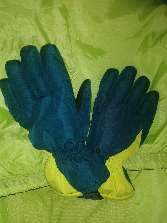 Ensemble doudoune, salopette de ski et gants enfant mixte 12 ans - photo numéro 9