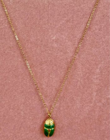 Collier chaîne réglable acier inoxydable or pendentif scarabée vert