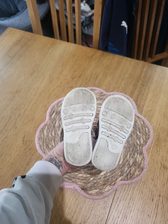 Jolie chaussure taille 20 - photo numéro 8