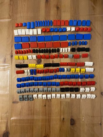 Lot de + de 200 pièces lego slope et slope inverted neuves