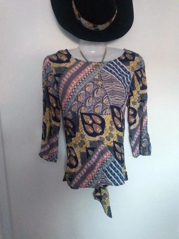 Joli top à nouer T38