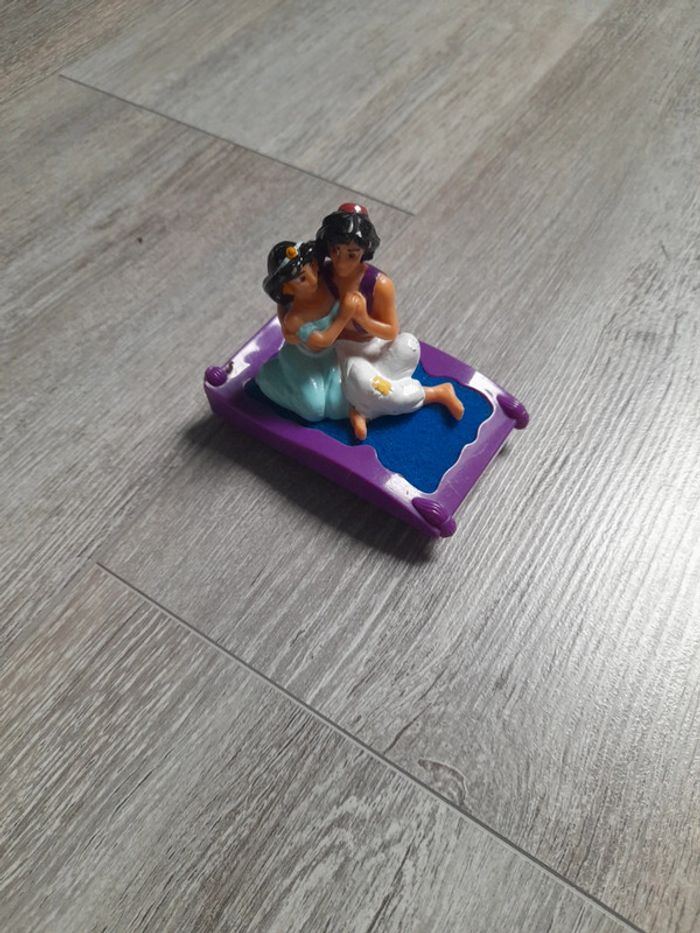 Figurine Disney Aladin et jasmine