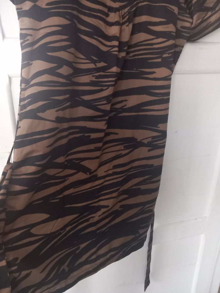 Robe courte zébré taille 38 - photo numéro 4