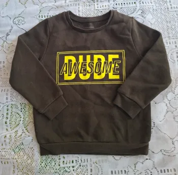 Sweat kaki Awesome - style streewear, Primark,  en très bon état, taille 3/4 ans