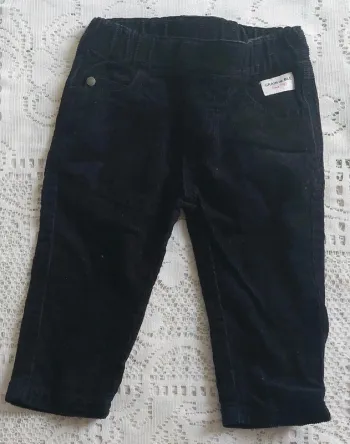 Pantalon velours noir - chaud et confortable, Grain de blé en très bon état, taille 6 mois
