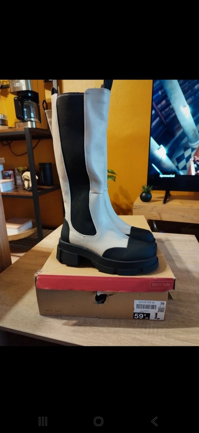 Botte crantée