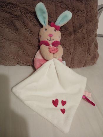 Doudou lapin +mouchoir