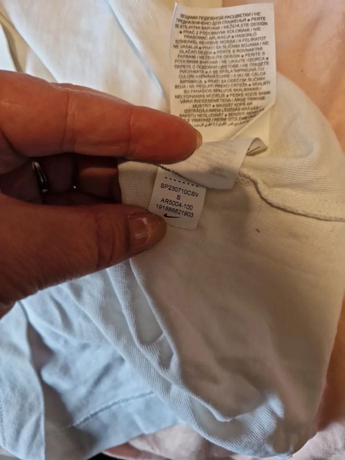 Tee-shirt nike taille s - photo numéro 7