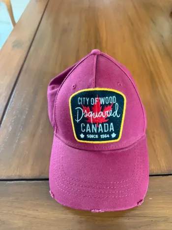 Casquette Dsquared2 rouge “City of Wood”  style streetwear