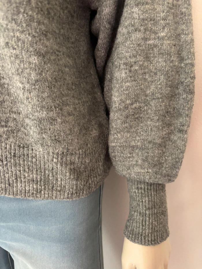 🌺Pull en maille gris avec collier doré Taille XS/34🌺 - photo numéro 4