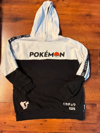 Pull à capuche Pokémon