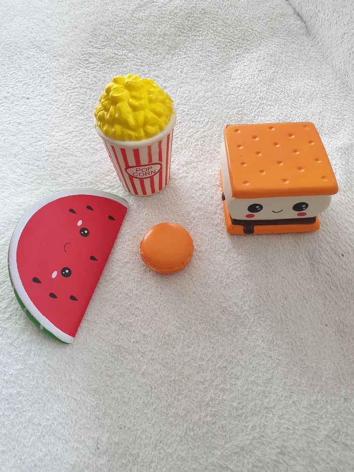 Lot de 4 jouets anti-stress