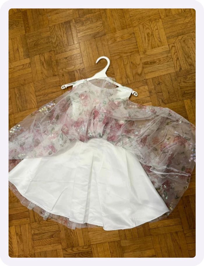 Robe rose et blanche - photo numéro 3
