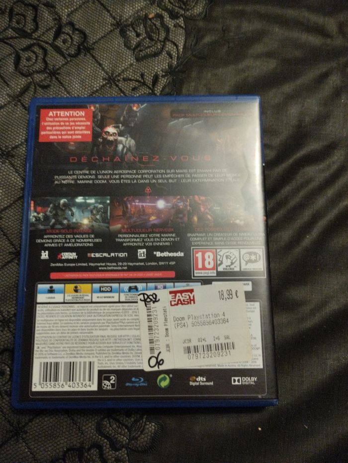 Jeux vidéo Ps4 DOOM - photo numéro 2
