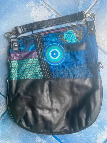 Donne si achat dans mon dressing sac desigual
