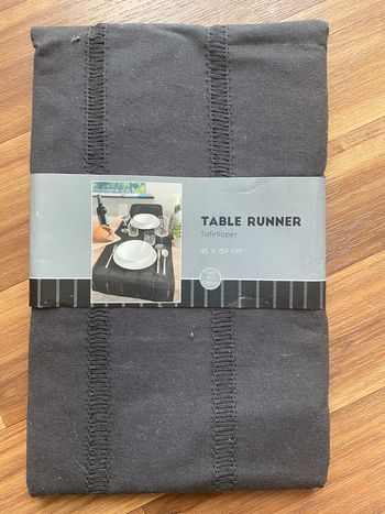 Chemin de table neuf