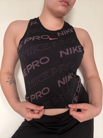 Débardeur Nike Pro crop noir rose sport