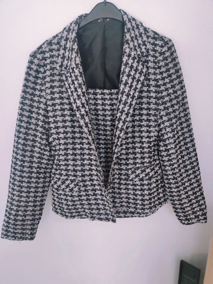 Taille jupe et veste T.42/44